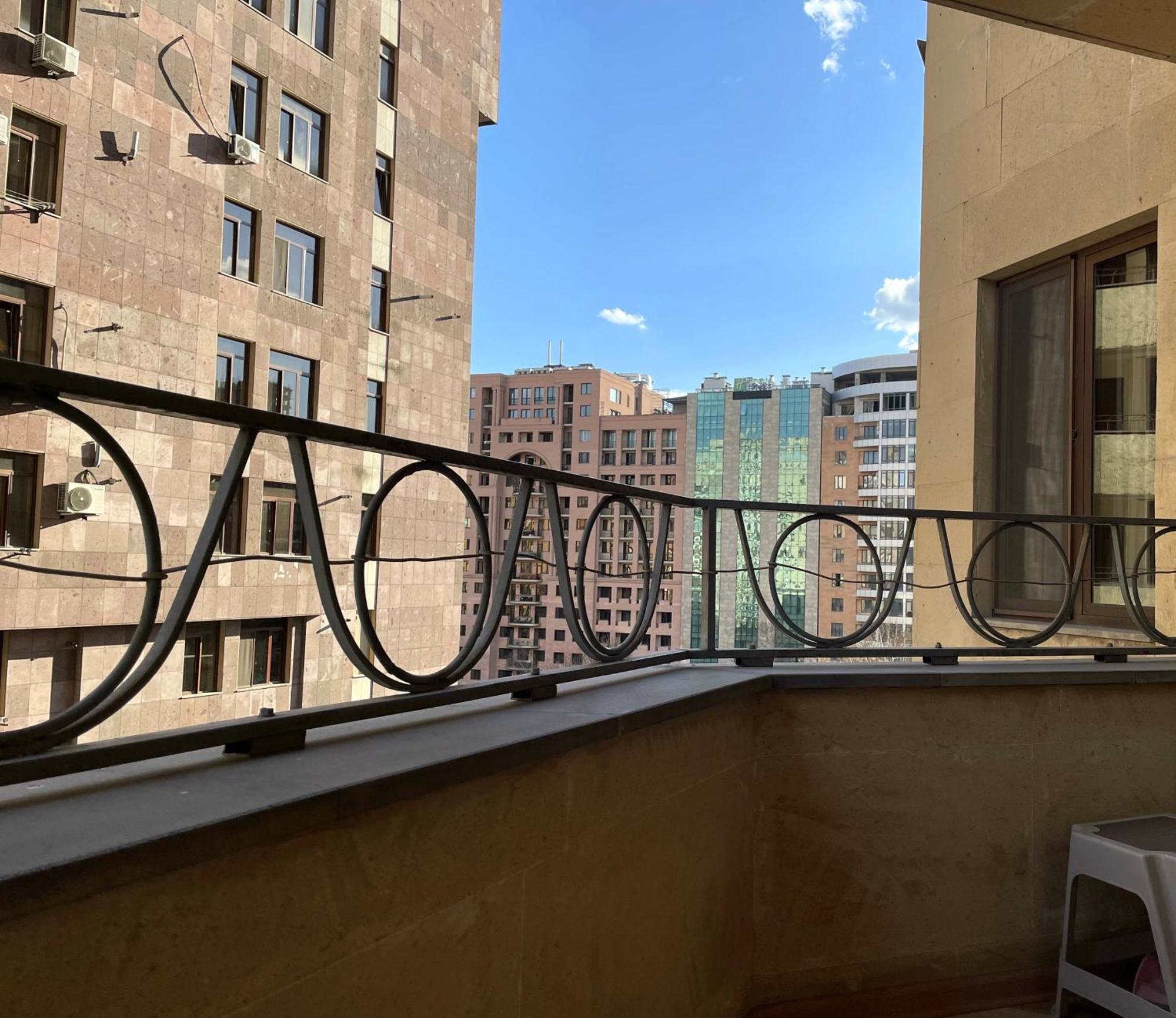 Arami Apartment Ереван Екстериор снимка